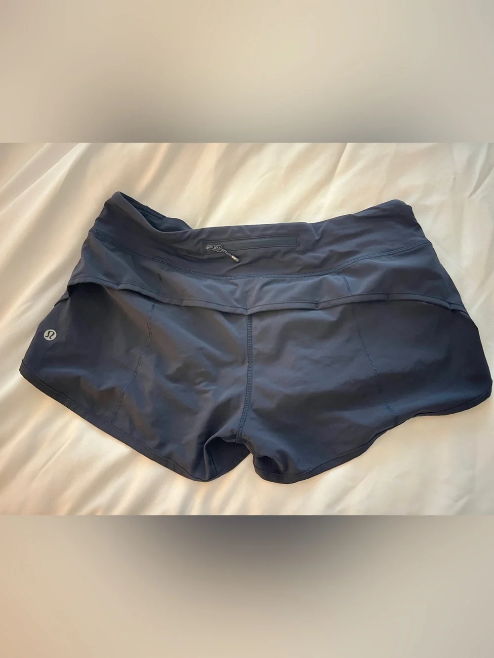 Like new navy Lululemon speed shorts sz6